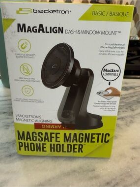 NWT MagAlign MagSafe Magnetic Phone Holder - dash and window mount -Black